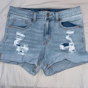 AÉROPOSTALE high rise jean shorts (midi)